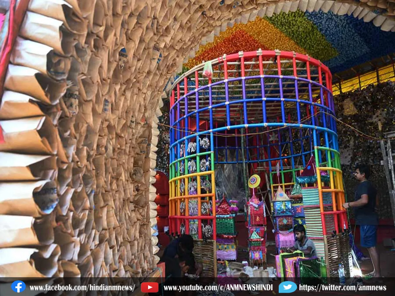 Kolkata Durga Puja 2023: कहीं पेपर बैग से तो कही पुराने प्लास्टिक से सज रहा मंडप