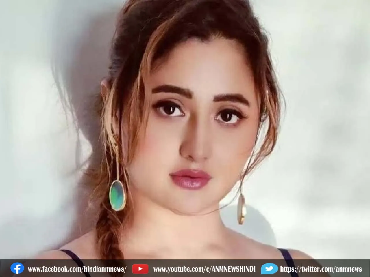 नखरीले अंदाज़ में Rashami Desai फैंस को बनाया दीवाना