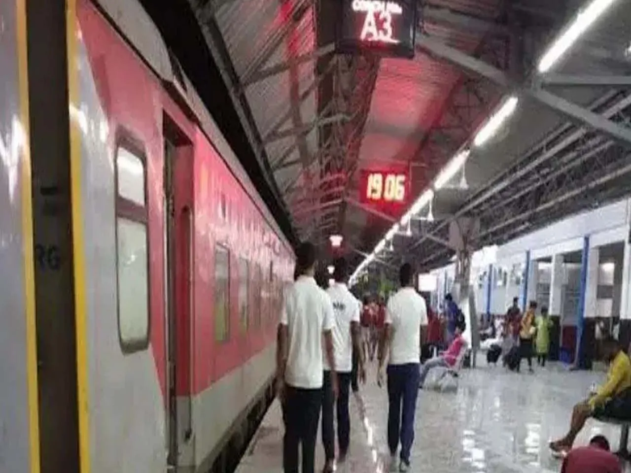 West Bengal Railway : बंगाल में 37 रेलवे स्टेशनों का पुनर्विकास किया जाएगा