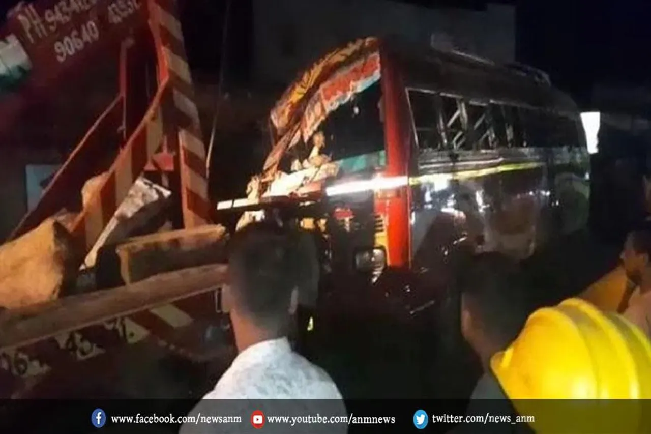 कोलकाता में दर्दनाक सड़क हादसा से 22 लोग हुए घायल