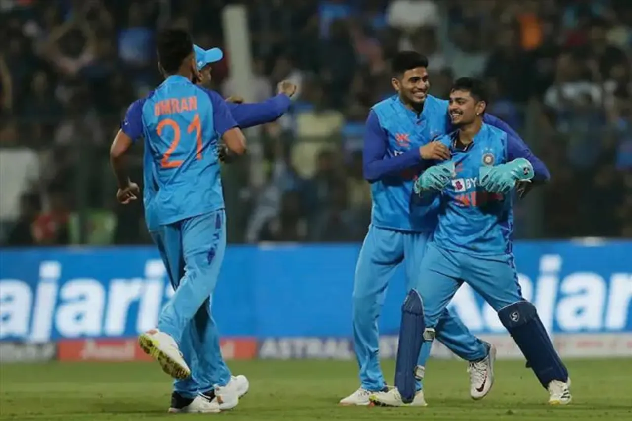 टी20 सीरीज के बाद अब वनडे में दम दिखाएगी टीम इंडिया, जानिए कौन-कौन टीम में है शामिल