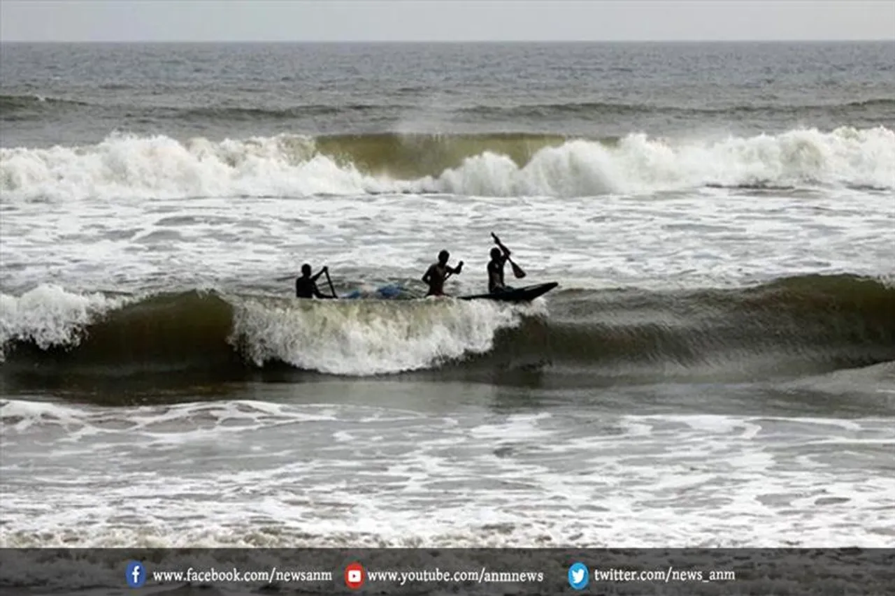 पश्चिम बंगाल के  समुद्र तटीय इलाकों को कराया जा रहा है खाली