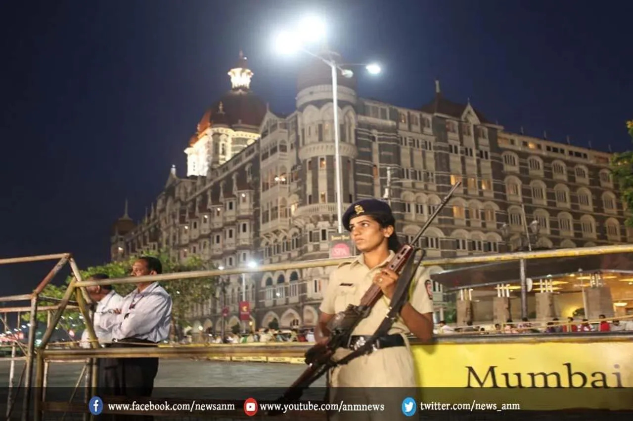 मुंबई पुलिस के व्हाट्सएप पर एक धमकी भरा मैसेज