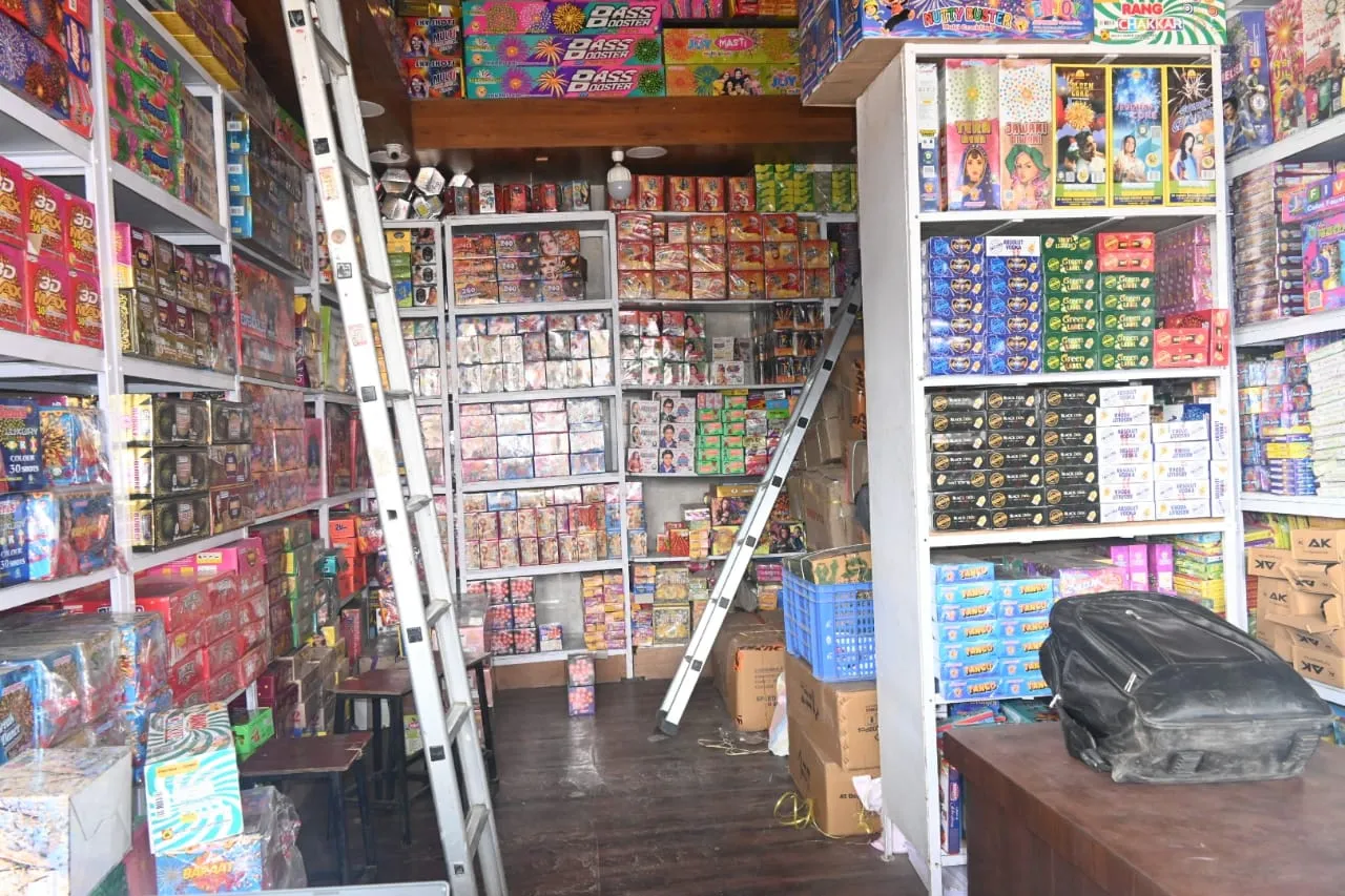 Jabalpur's main firecracker market sealed