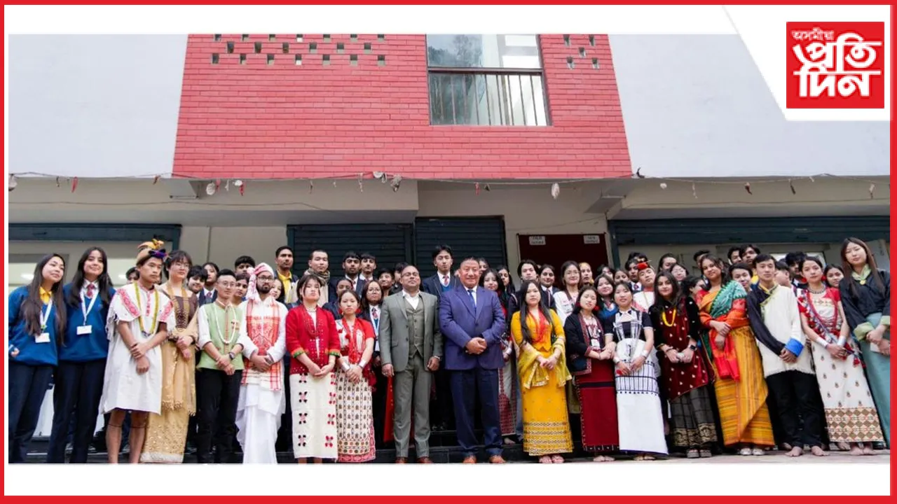 মেধাৱী স্কিলছ ইউনিভাৰ্ছিটীৰ শিক্ষাৰ্থীৰ সৈতে ডিজিপি ৰবিন হিবুৰ বাৰ্তালাপ...