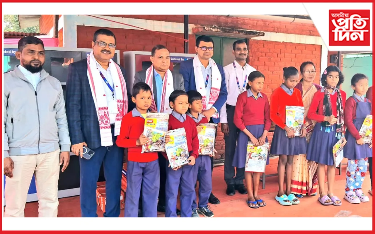 দিল্লী দোৱনীয়া প্ৰাথমিক বিদ্যালয়ত ভাৰতীয় ষ্টেট বেংকৰ ‘সামজিক দায়বদ্ধতা’ কাৰ্য্যসূচী 