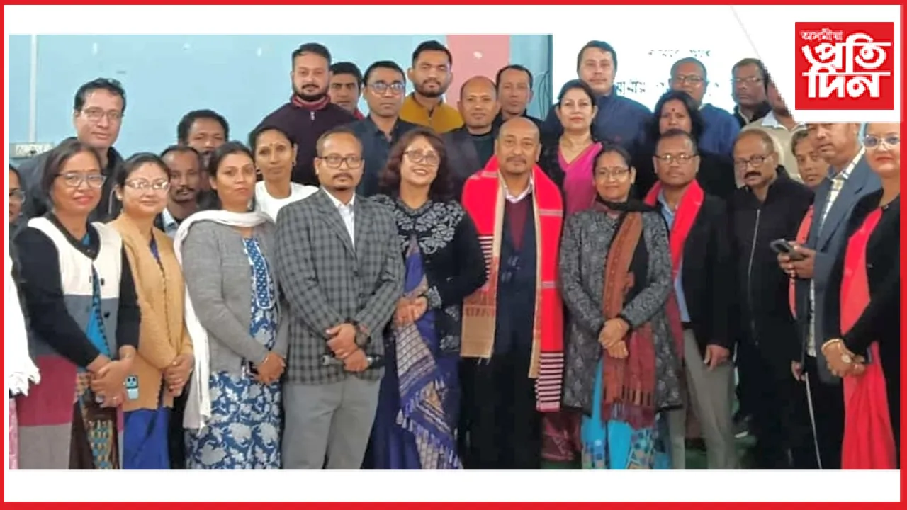 ঘিলামৰা নৰ্থ বেংক মহাবিদ্যালয়ৰ নতুন অধ্যক্ষ পুলক গগৈক সম্বৰ্ধনা...