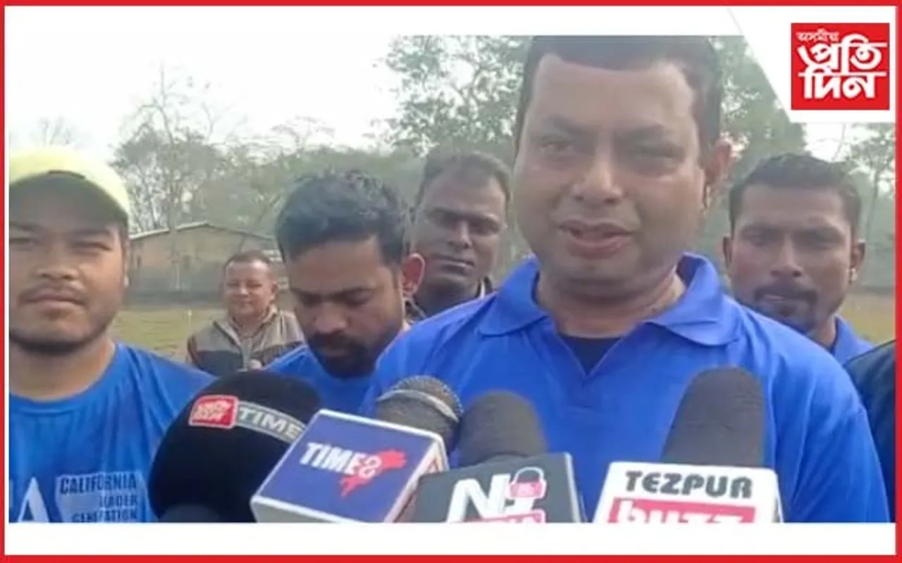 চতিয়াত ক্ৰিকেটাৰৰ ৰূপত বিশ্বনাথৰ বিধায়ক প্ৰমোদ বৰঠাকুৰ