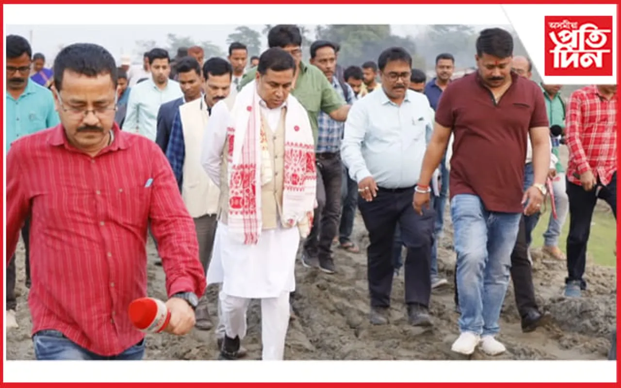 বৰপেটাৰ বিভিন্ন স্থানত মথাউৰি পুন:নিৰ্মাণ কাৰ্য পৰিদৰ্শন মন্ত্ৰী জয়ন্ত মল্লবৰুৱাৰ