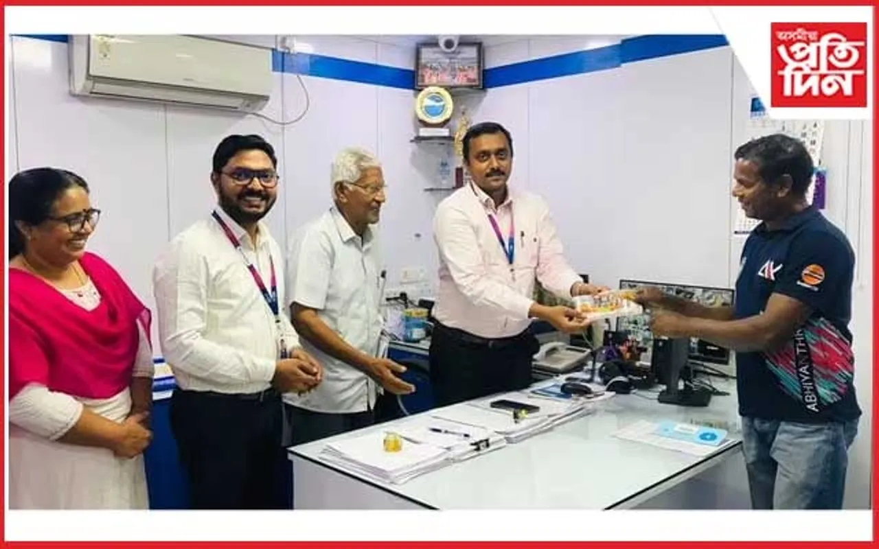 ভাগ্য ফুলিলঃ অসমৰ যুৱকে কেৰালাত লাভ কৰিলে ১০ কোটি টকাৰ লটাৰী...