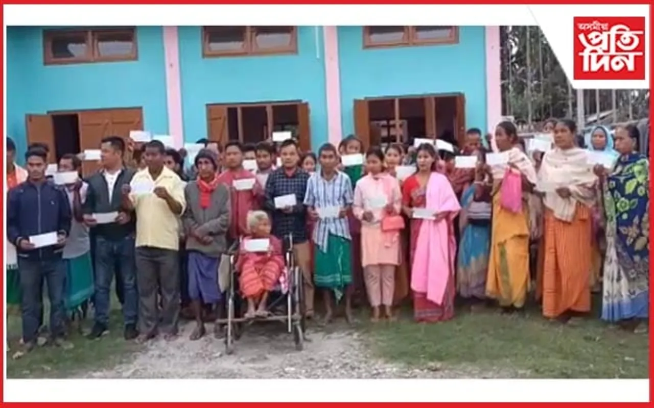 চিডলীত বিধায়কৰ আৰ্থিক সাহাৰ্য: প্ৰদান কৰিলে শতাধিক লোকক চেক...