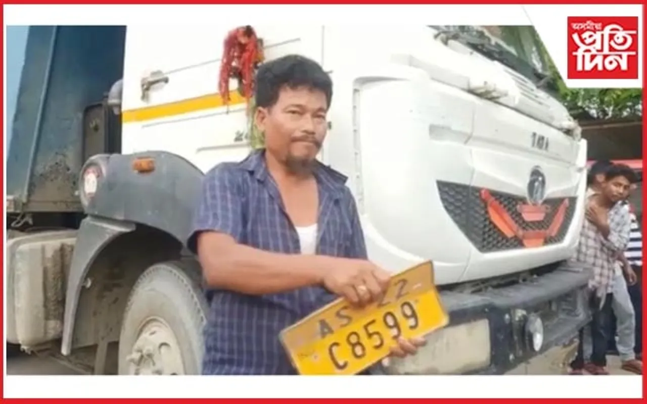 ঢকুৱাখনাত ৰাজহ ফাঁকিৰে চোৰাং বনজ সম্পদৰ অবৈধ সৰবৰাহ!