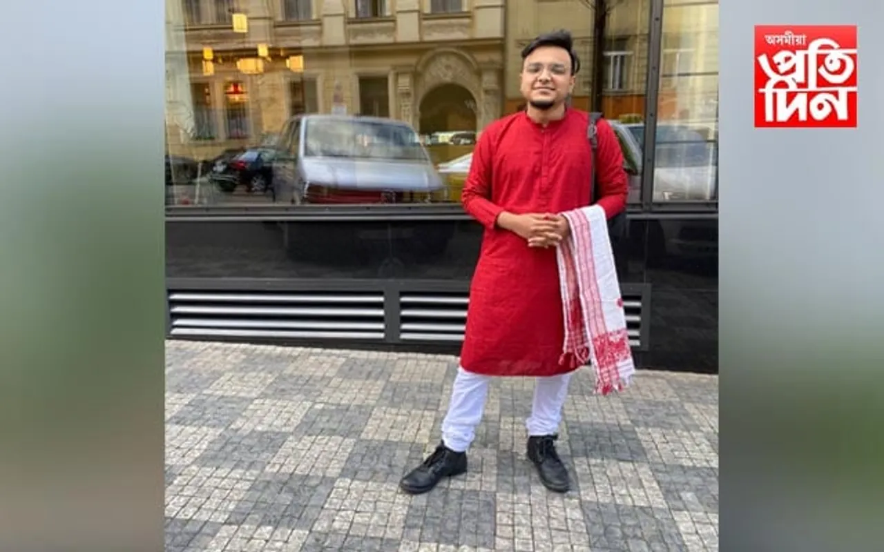 বিদেশত অসমৰ যুৱকৰ পাৰদৰ্শিতা: শ্ৰেষ্ঠ ছবিৰ সন্মান লাভ বোকাখাতৰ ধৃতিমান কাকতিৰ...