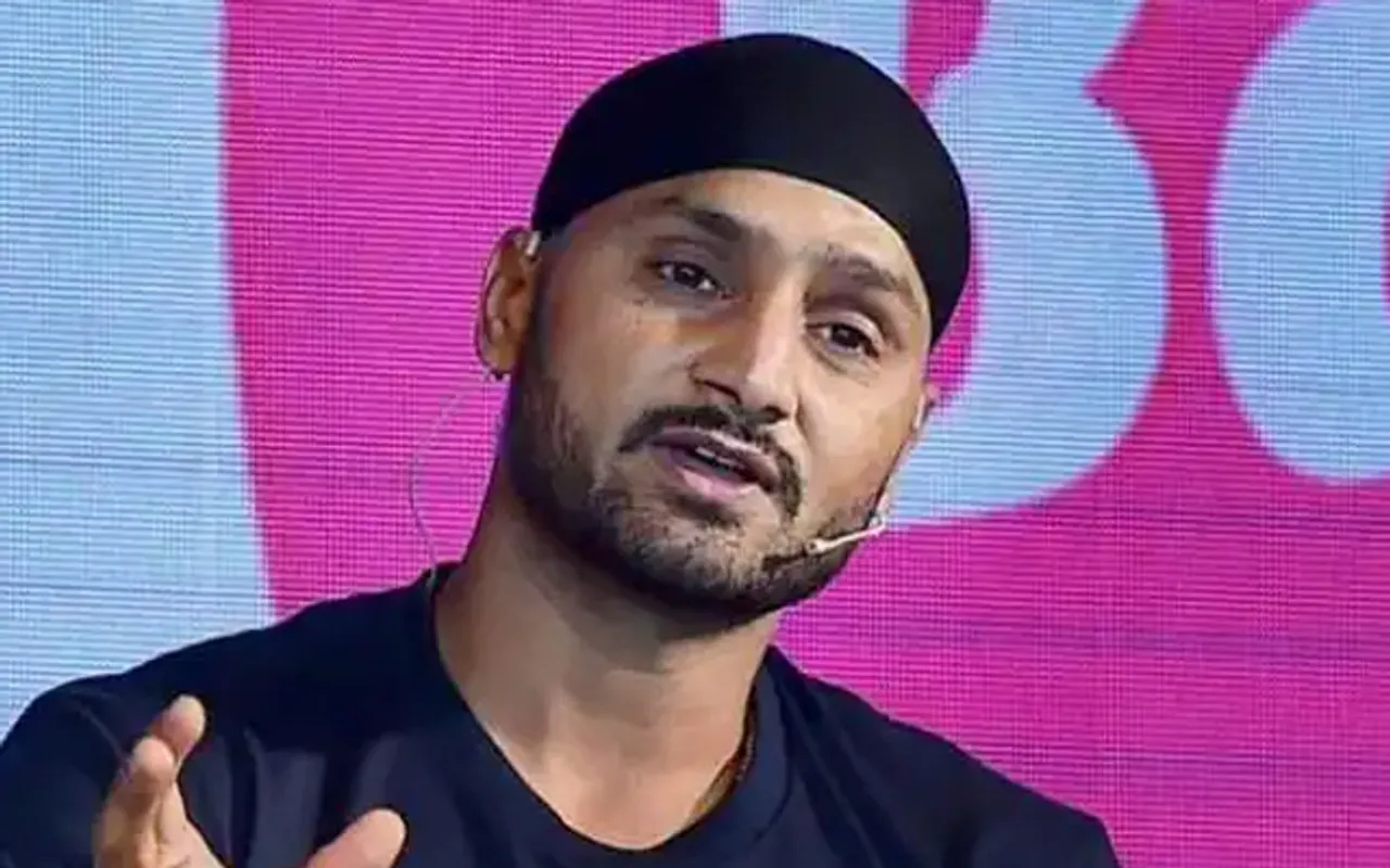 'Bhajji toh on fire hai kuch dino se' - Fans react as Harbhajan Singh calls out 'fake confidence' after playing on spinning tracks