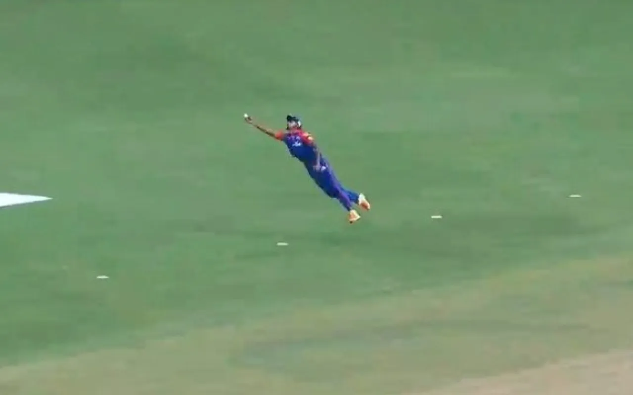 Aman Khan takes brilliant catch