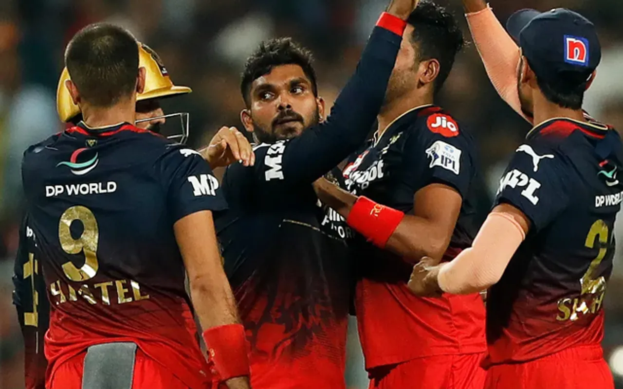 'Game, Set, Match' - Twitter in joy as Bangalore beat Lucknow to book a spot in Qualifier 2