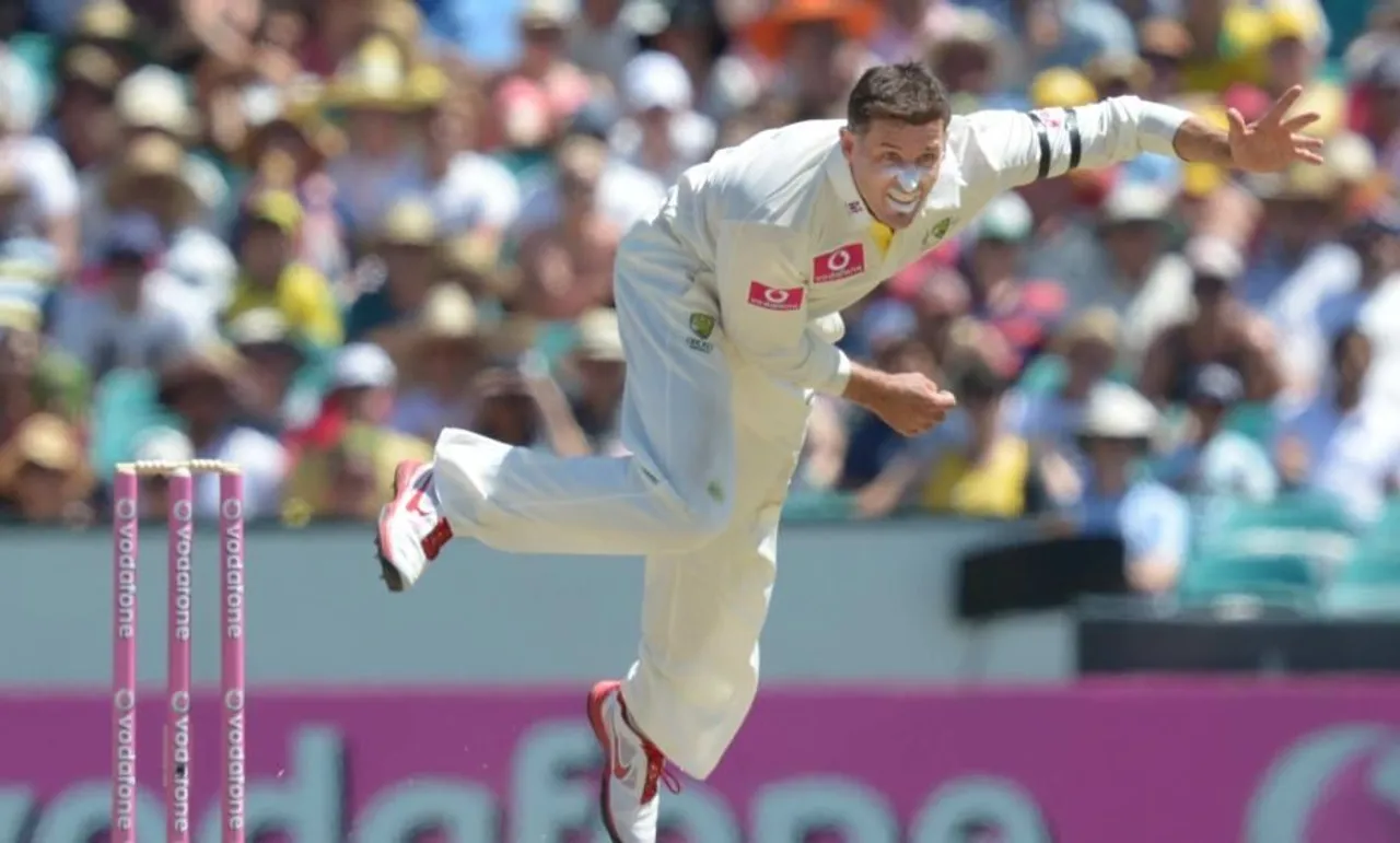 Mike hussey bowling in test