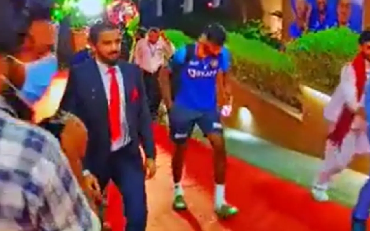 Watch: Indian players get treated with Raas Garba, and Cakes after their win in the fourth T20I