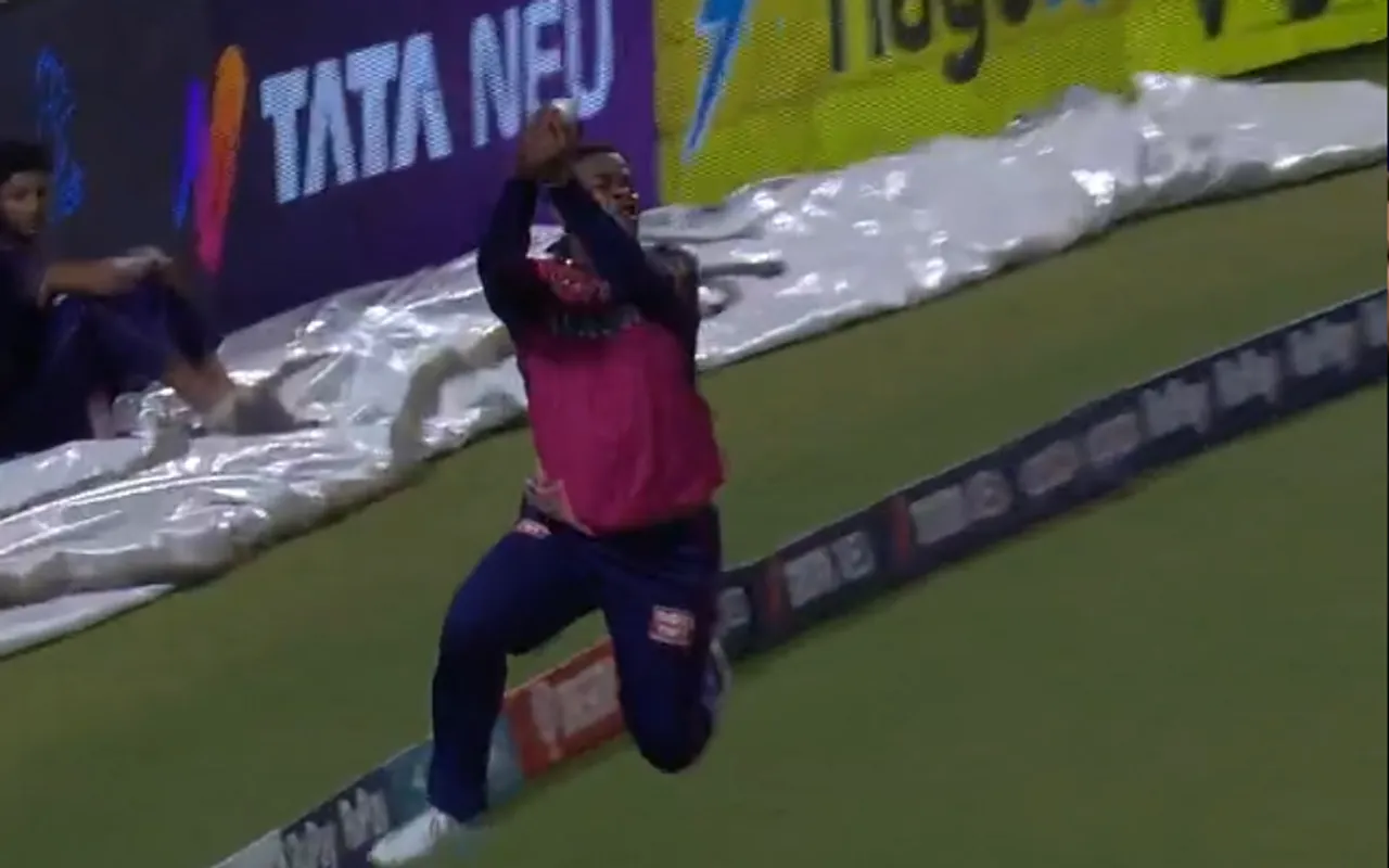 WATCH: Shimron Hetmyer takes stunning catch at boundary line to dismiss Jason Roy during KKR vs RR