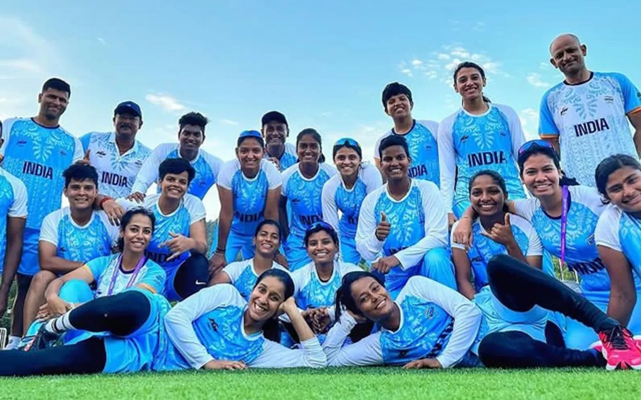 'De Ghuma ke De Ghuma ke' - Fans rejoice as Indian women's cricket team qualifies for semi-finals of 2023 Asian Games 