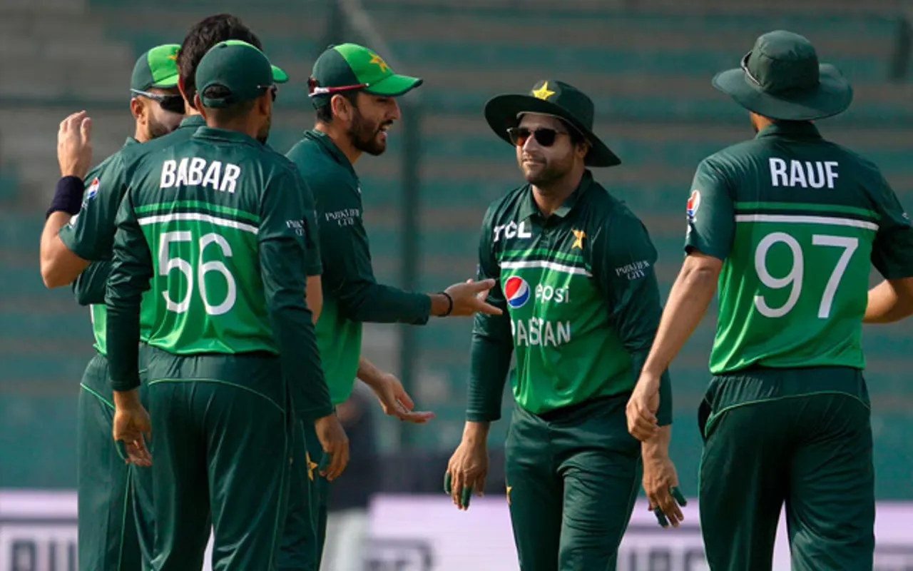 'Zimbu ne kitne run banaye' - Fans react as Pakistan beat New Zealand in 1st ODI by 5 wickets