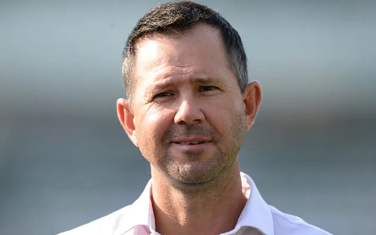Ricky Ponting takes brutal dig at former England star with 'never played in winning Ashes team' statement