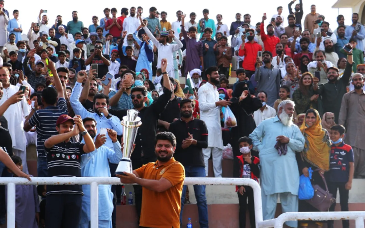 Lahore Qalandars celebrate PSL win at Wagah Border