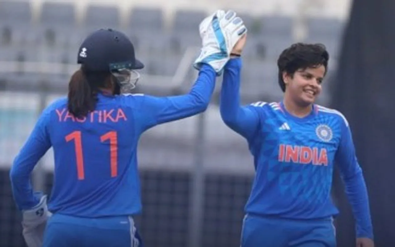 'Remember The Name!' - Fans ecstatic as Shafali Verma claims three wickets and defends 10 runs in final over against Bangladesh