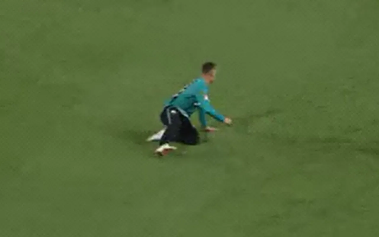 Watch: Marnus Labuschagne's funny antics while fielding during Big Bash League Match 37