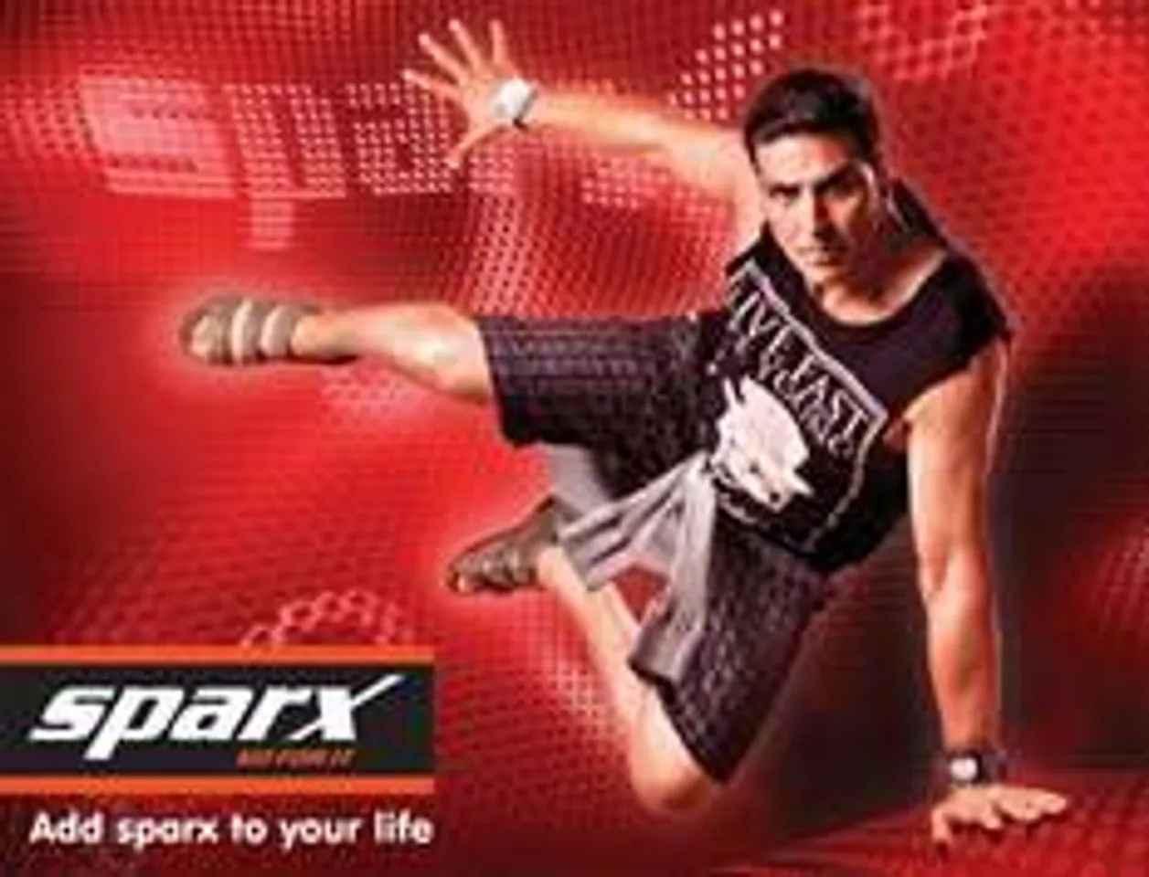 Relaxo signs Akshay Kumar as brand ambassador for 'SPARX'