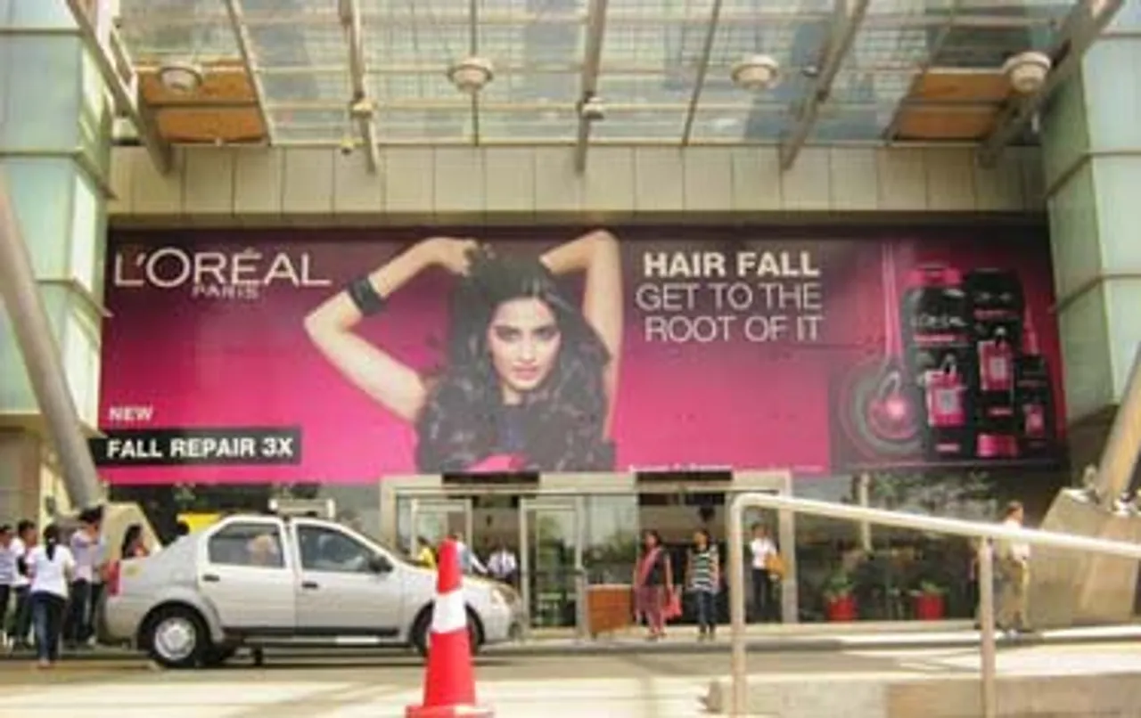 L'Oreal Paris hits city roads for Fall Repair 3x