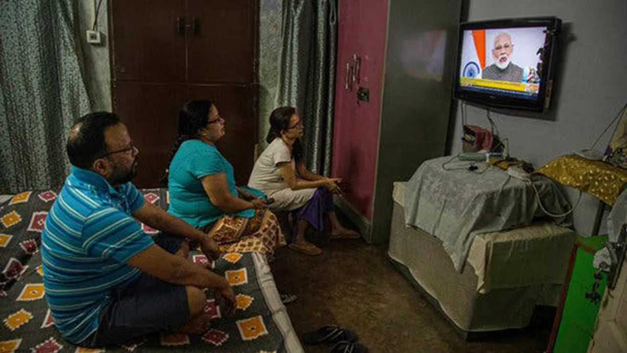 Now playing: An uneven advertising volume on national Hindi news channels 