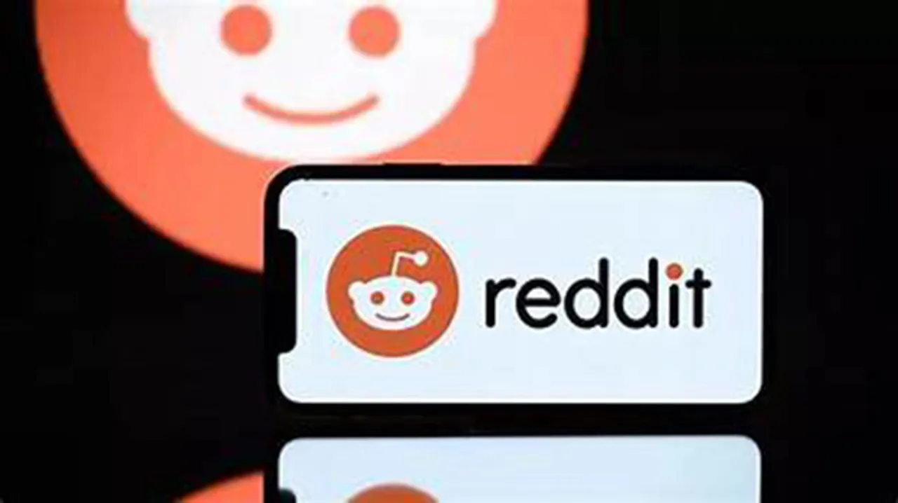 Reddit partners with Google to train AI models