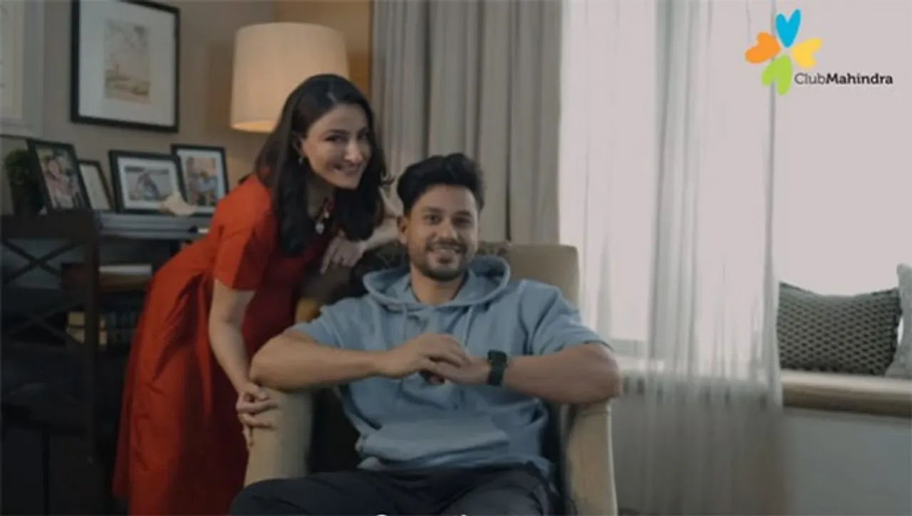 Soha Ali Khan and Kunal Khemu are seen planning their next vacation in Club Mahindra ad