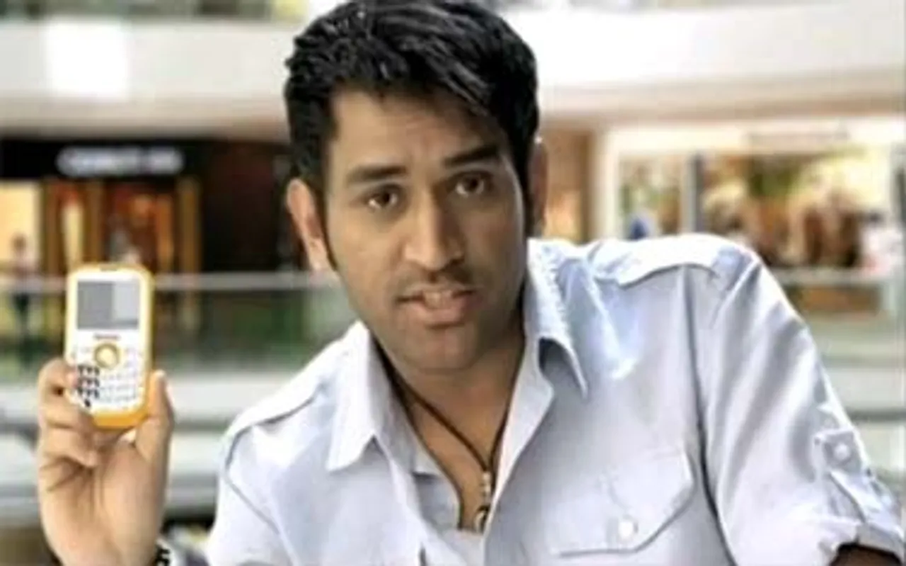 MAXX Mobile Signs On M S Dhoni For A Record Rs.29 Crore