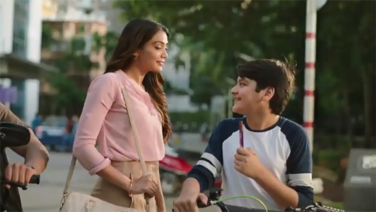 ITC's Candyman Fantastik Chocobar XL's campaign puts things in perspective by asking, 'XL hai kya?'