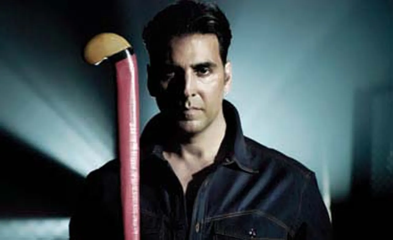 Akshay Kumar pitches in for Hockey India League
