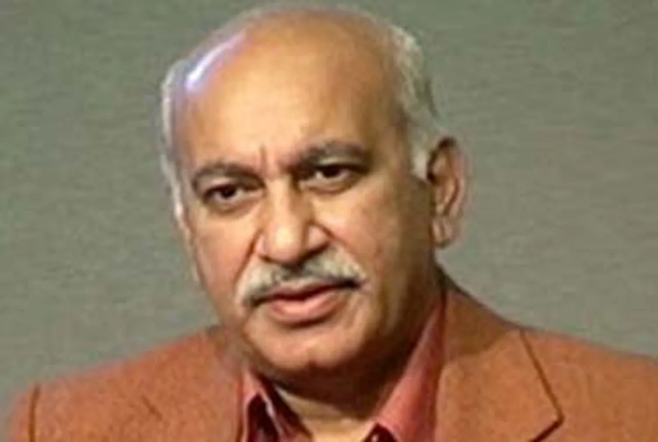 M.J. Akbar Replaces Prabhu Chawla As Host Of Seedhi Baat