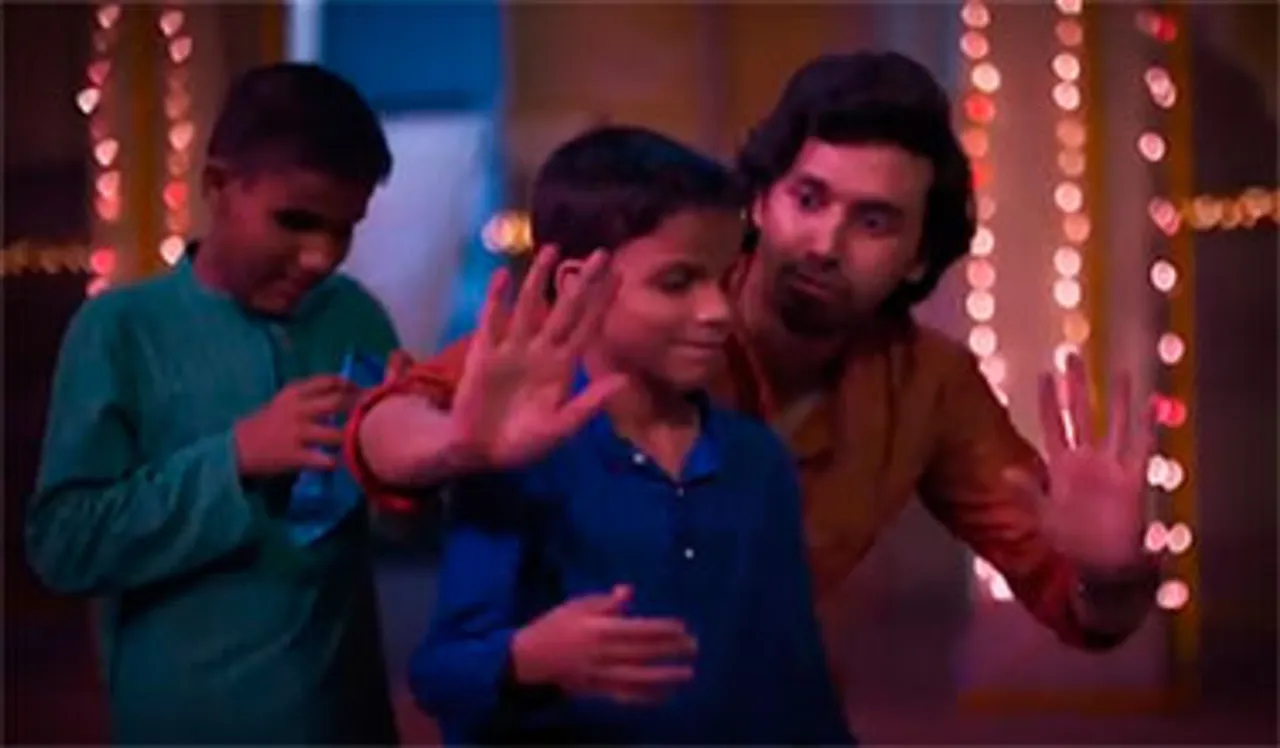 Big Bazaar brings back 'paper patakhas' this Diwali