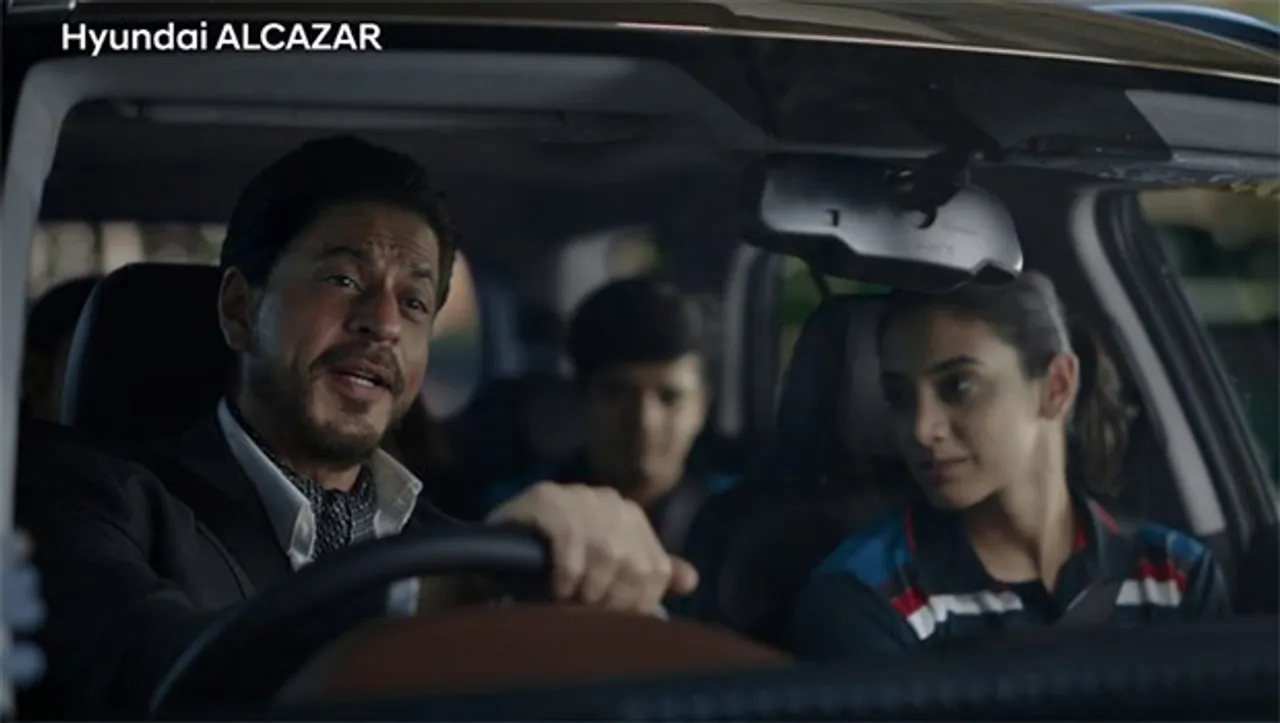 Shah Rukh Khan takes four Indian Women cricketers for a drive for Hyundai's Alcazar campaign