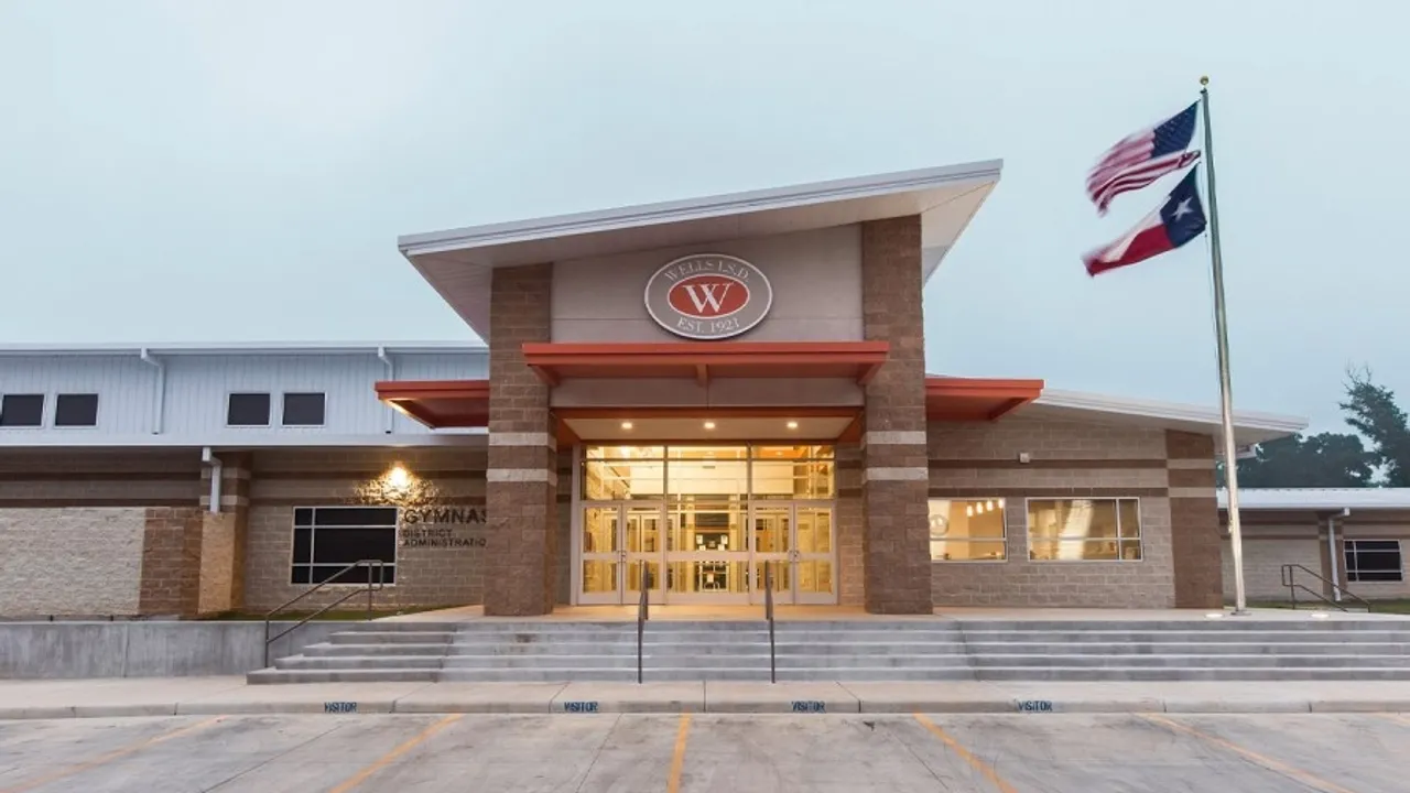 Wells High School Mourns the Loss of Beloved Senior Kelsi Redd(01)