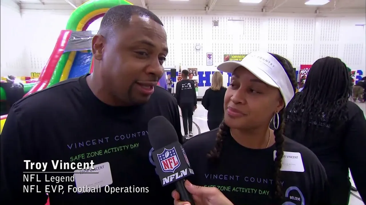 NFL Legend Troy Vincent Hosts 7th 'Vincent Country Safe Zone Activity Day'