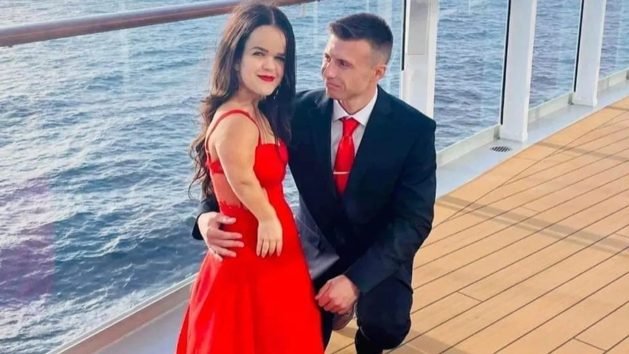 Love Defies Height: Lizzy Groombridge and Candie Dixon Turn Trolls into