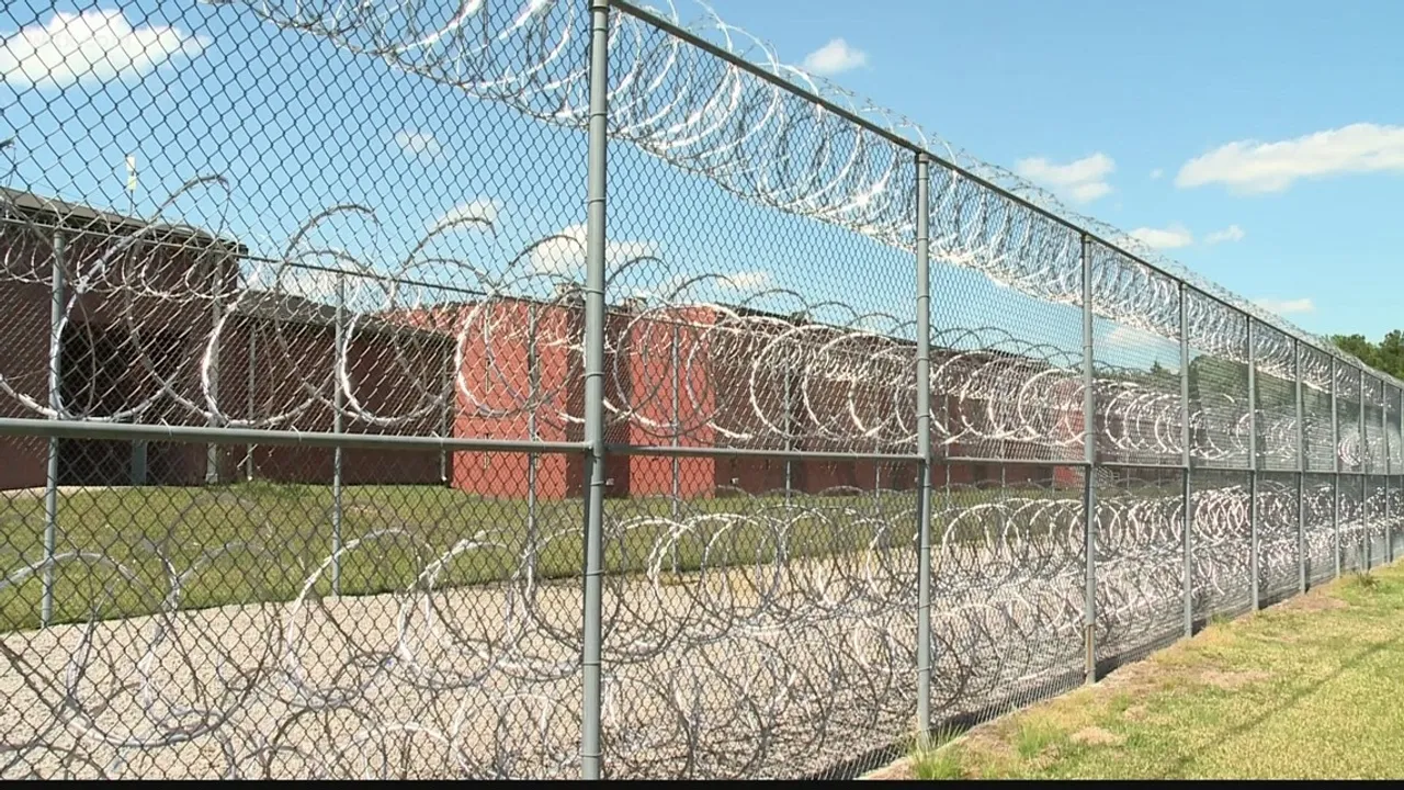Alvin S Glenn Employee Charged for Supplying Contraband Cell Phone to