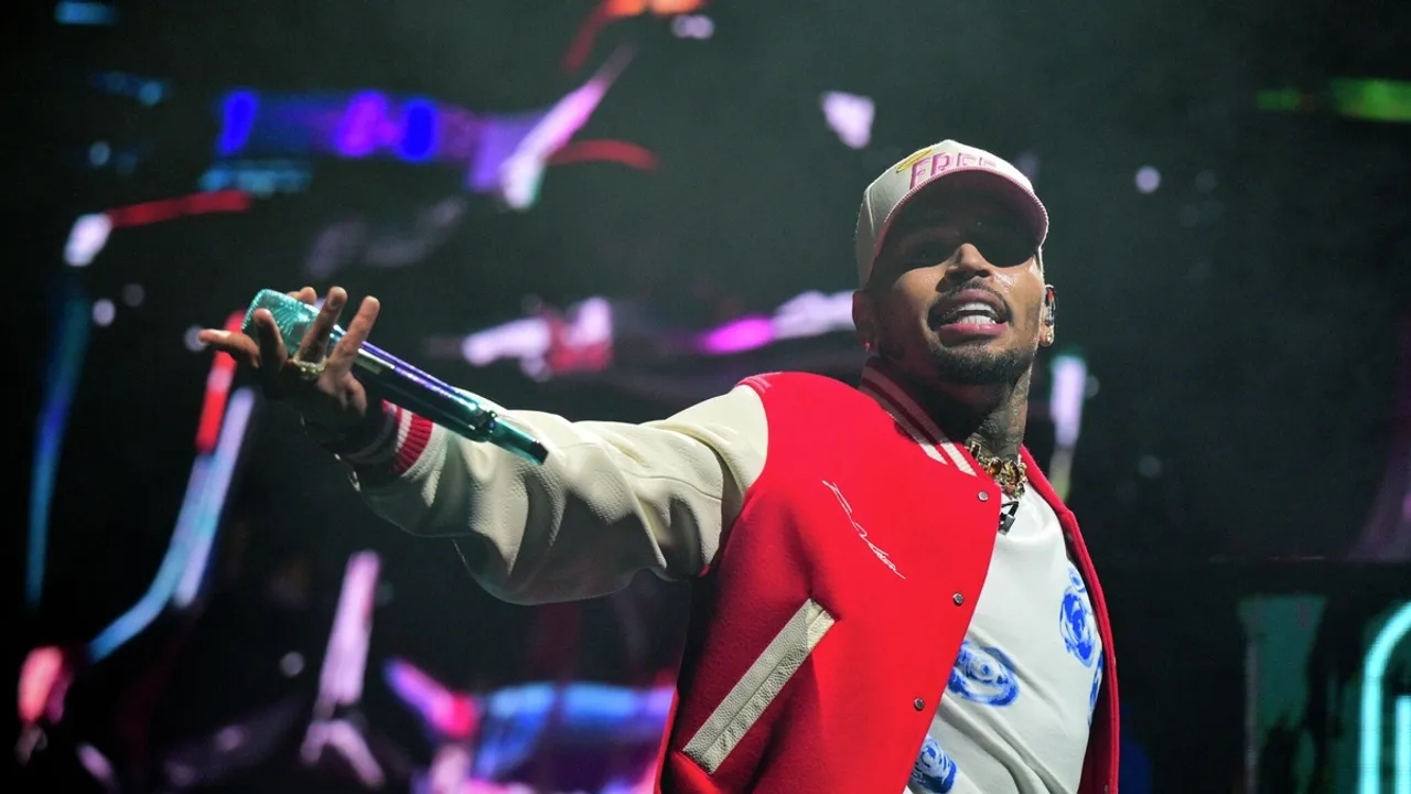 Chris Brown Kicks Off 