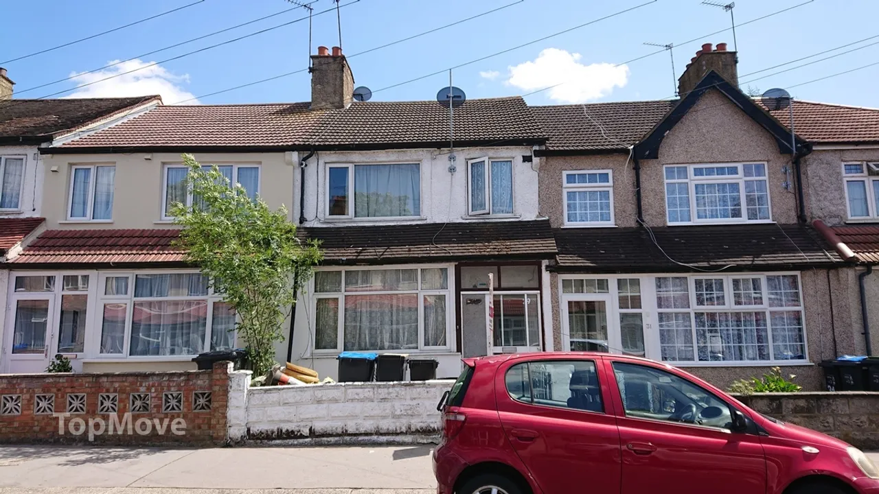 Sanderstead Property Sells Below Asking Amidst Fluctuating Croydon Market