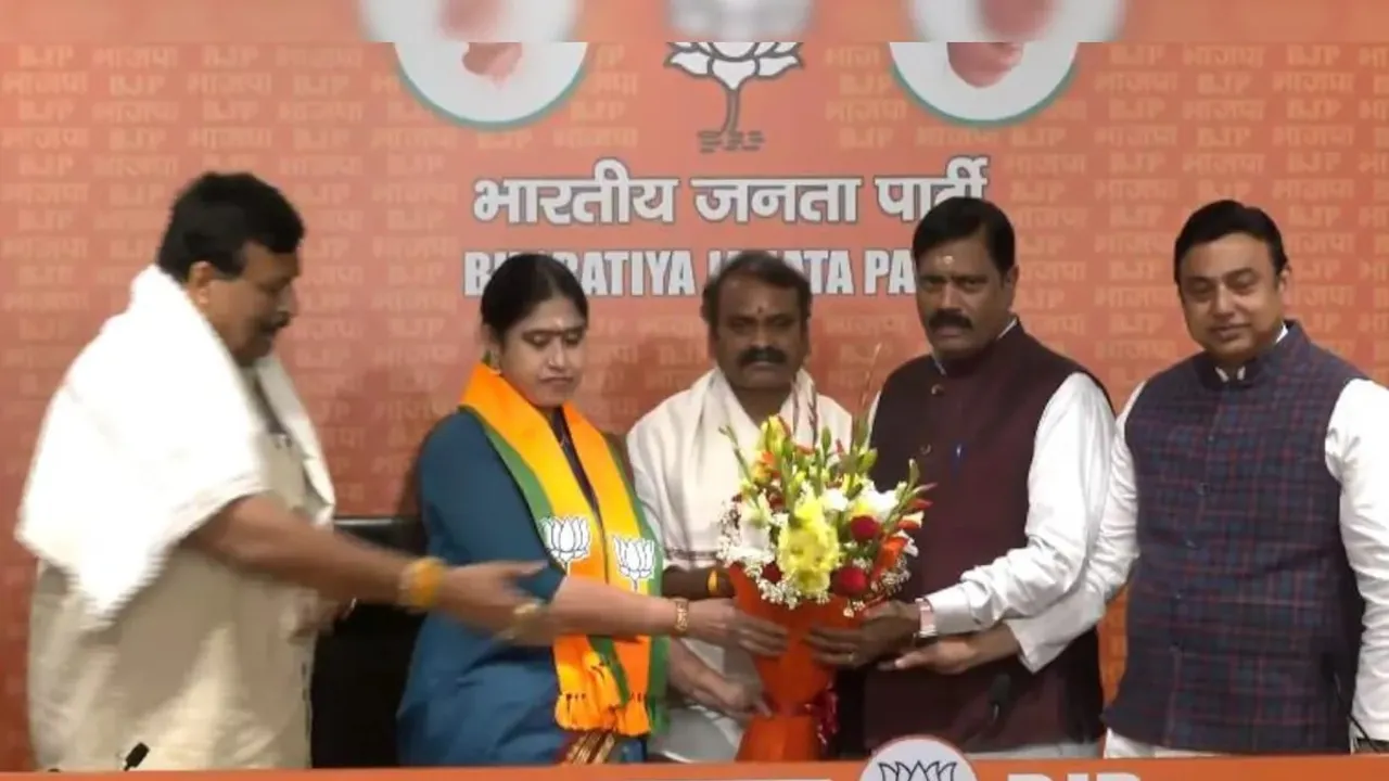 shift-in-tamil-nadu-politics-mla-s-vijayadharani-s-resignation