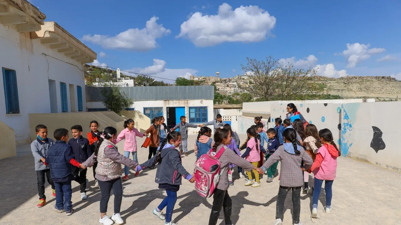 Tunisia's Education Crisis: Declining Enrollment and Literacy Rates