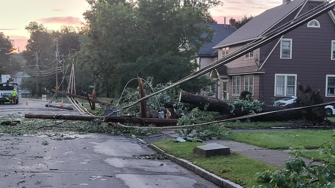 Severe Storm Ravages Hudson Valley - D67415f764f95bd51c8e04a44de45c35ff9f81b6c383c3b7b3d0df9d3f1f1c91 