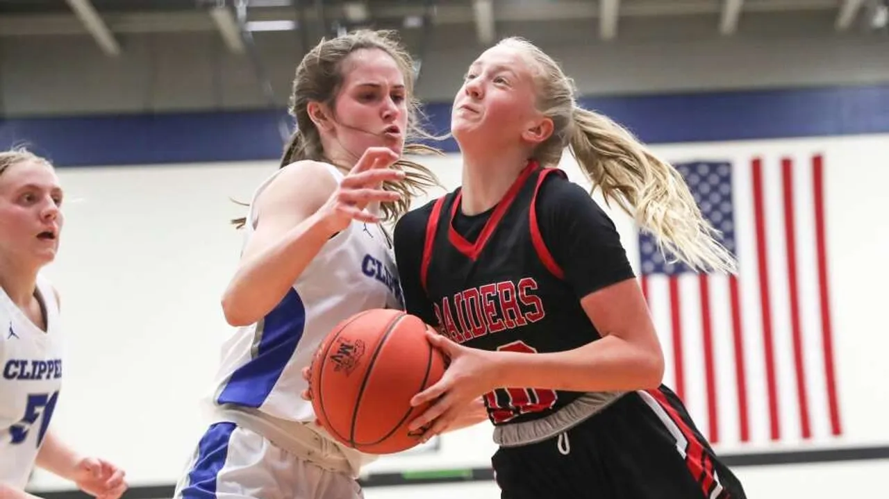 Unexpected Triumph Center PointUrbana Girls' Basketball Team Advances